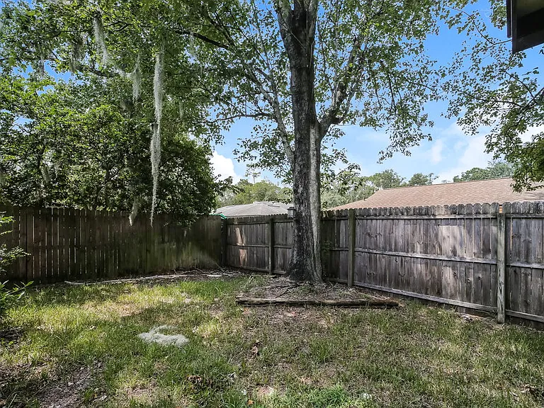 3167 Laurel Grv S — Photo 15