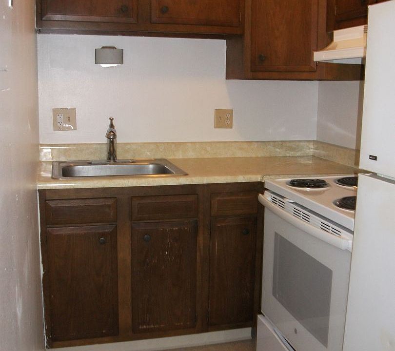 1st image of 2006 W Genesee St APT 12