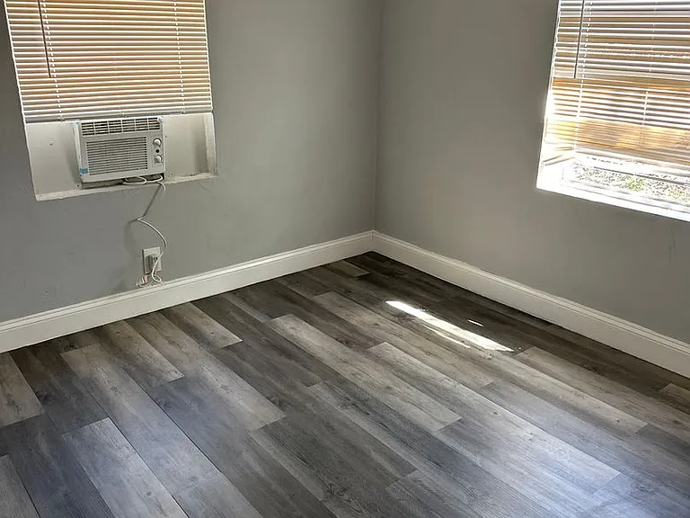 1016 Douglass Ave — Photo 4