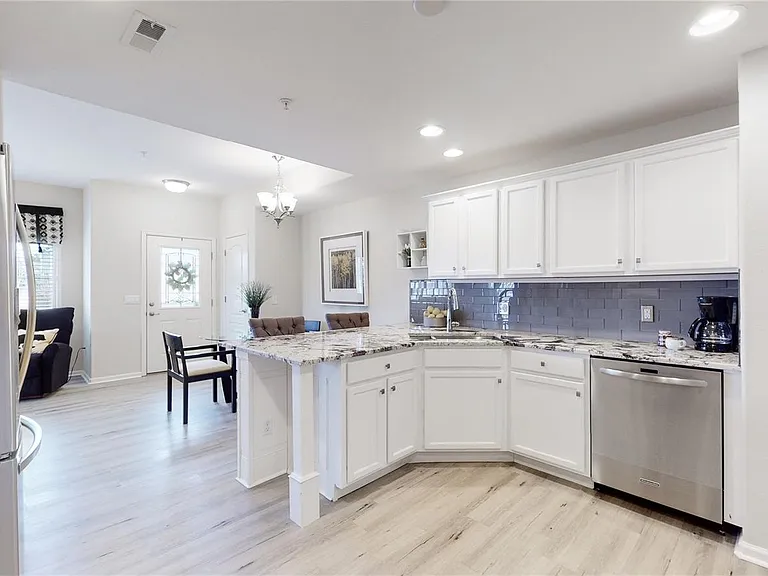 11331 Xavier Dr #103 — Photo 16
