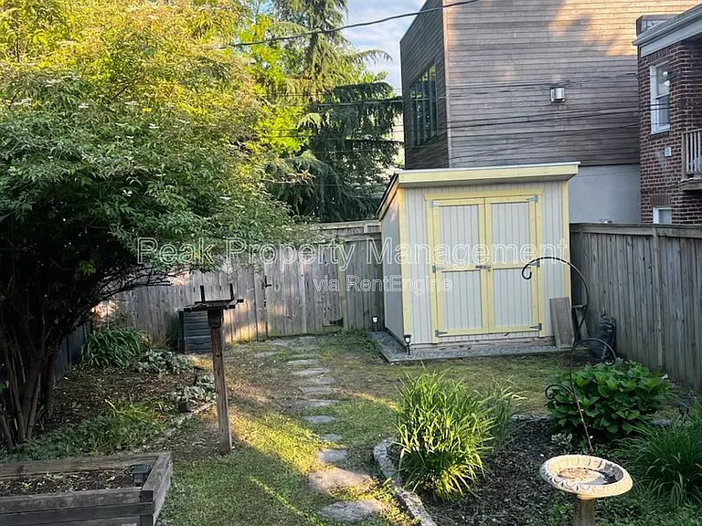 307 N 29th St — Photo 3