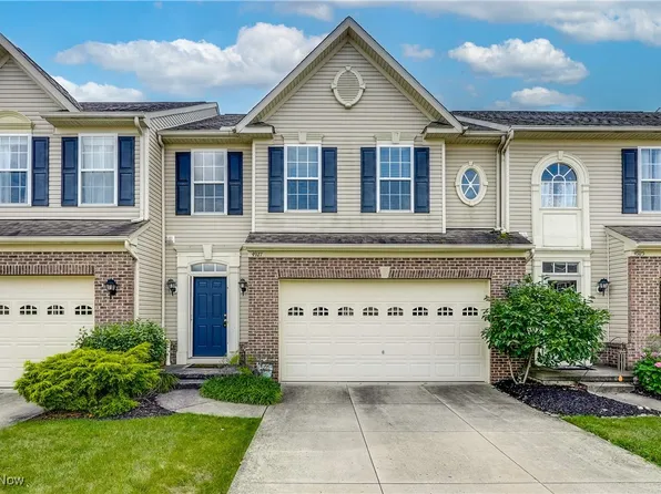 4927 Lake View Dr, Peninsula, OH 44264