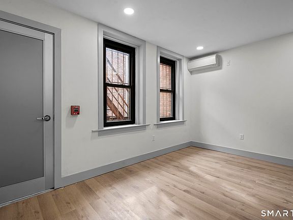 4th image of 111 Bank St 3D