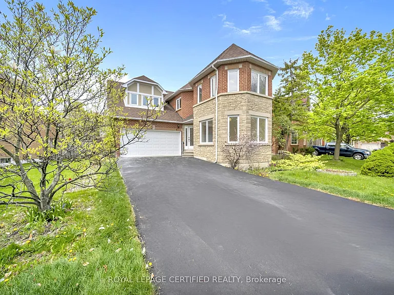 5016 Natkarni Cres #UPPER — Photo 1