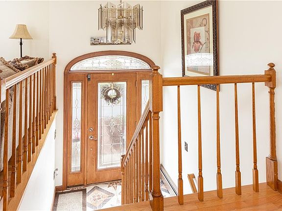 4th image of 39 Richfield Ave