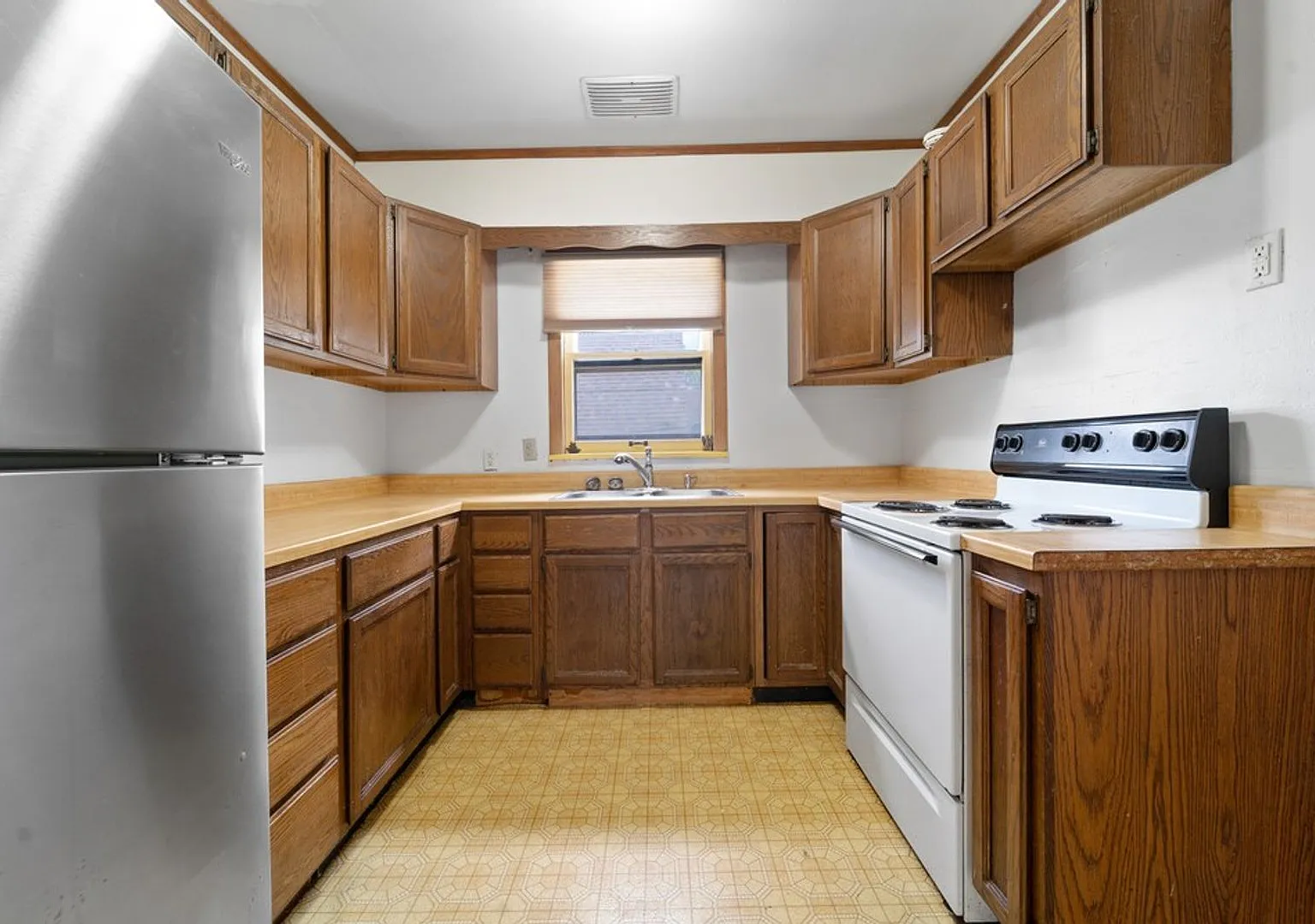 513 W 22nd St - Cedar Falls — Photo 4