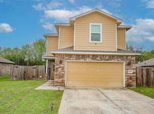 6139 Fox Ridge Dr, Angleton, TX 77515