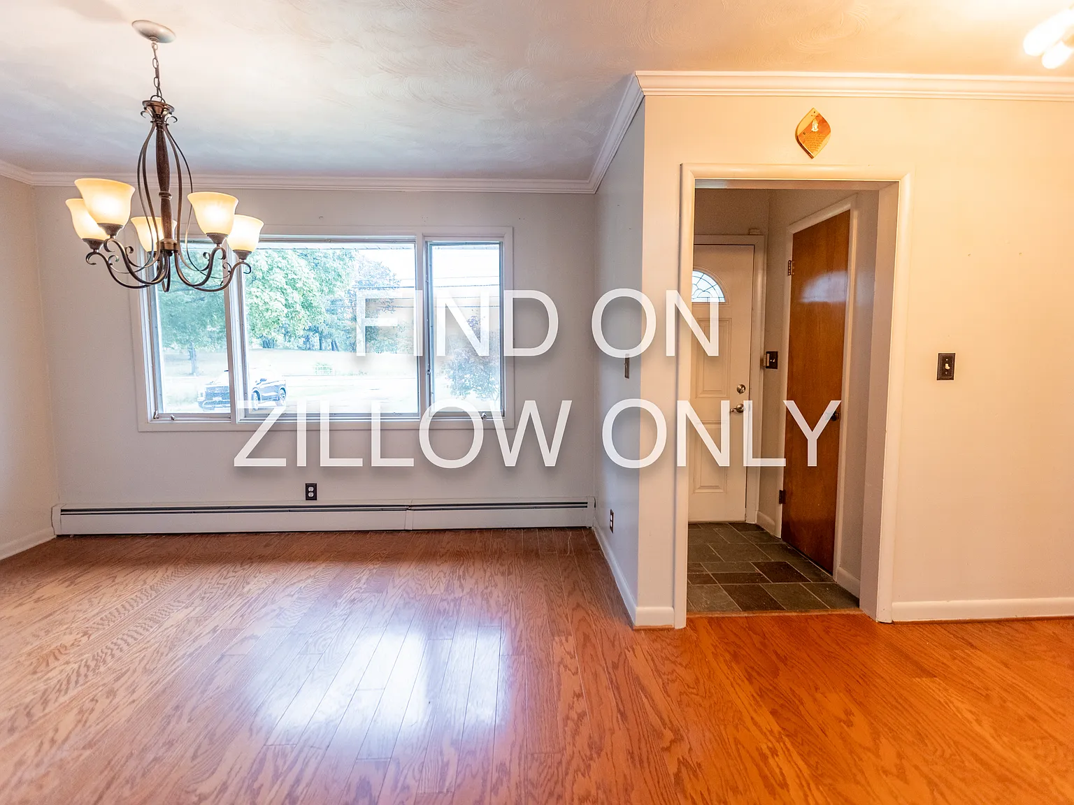 3 bed, 2.5 bath, 2104 sqft, $2,500 — Photo 2