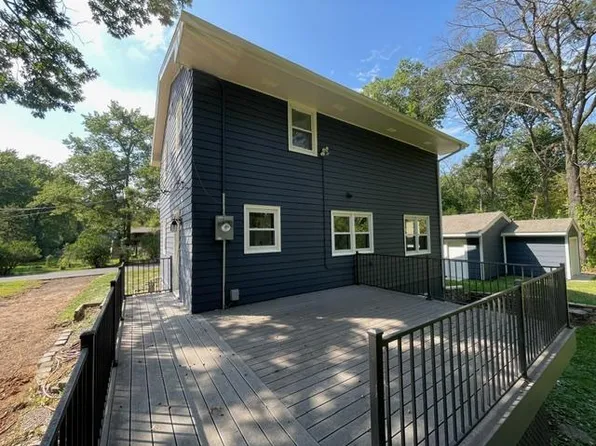 928 Griffin Ave, Mahtomedi, MN 55115