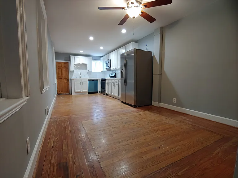 33 S Calhoun St — Photo 12