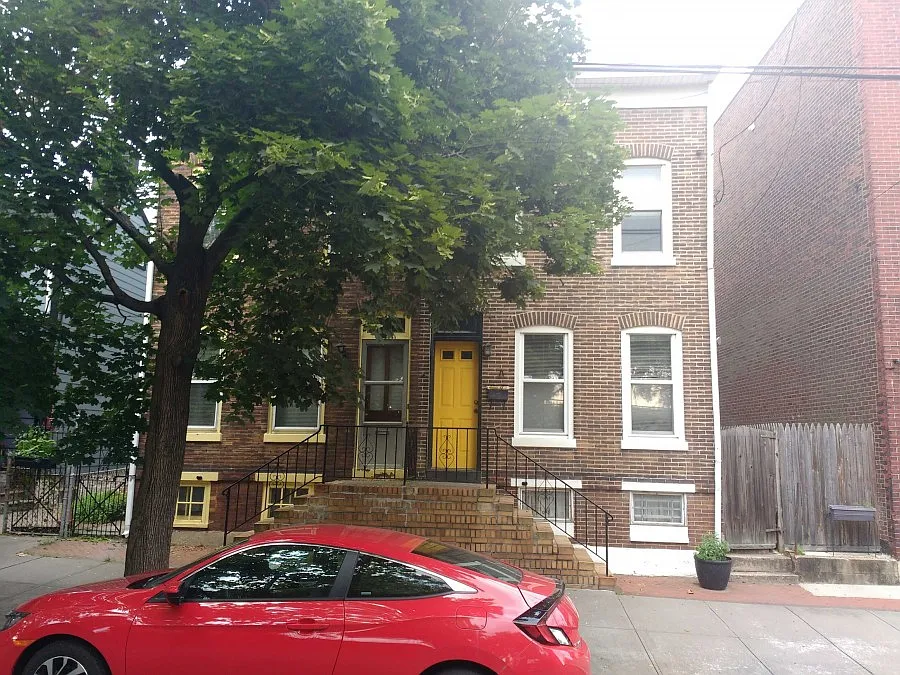 996 Lamberton St photo 1