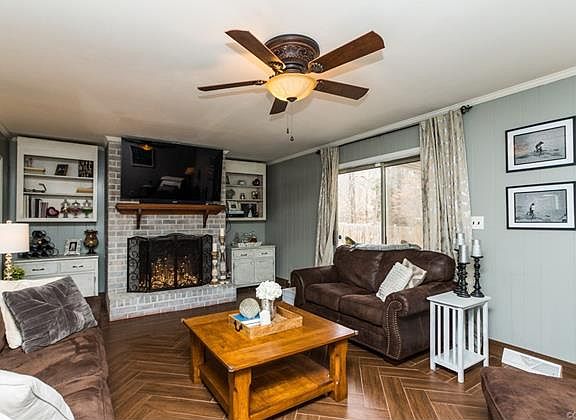 5th image of 424 Nottingham Dr