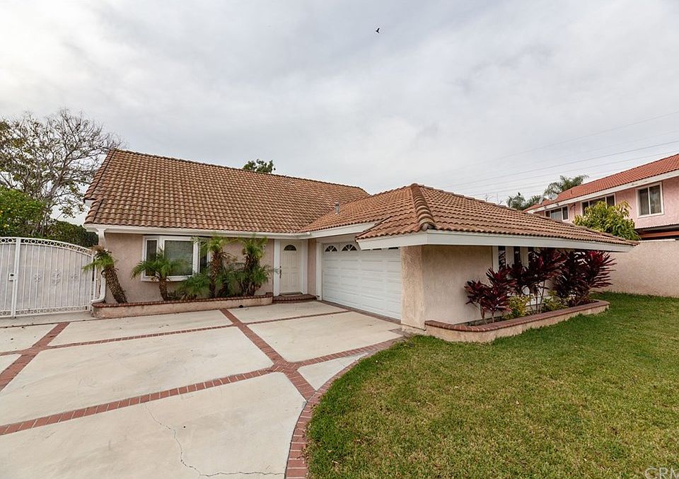 1st image of 8141 Rockview Cir