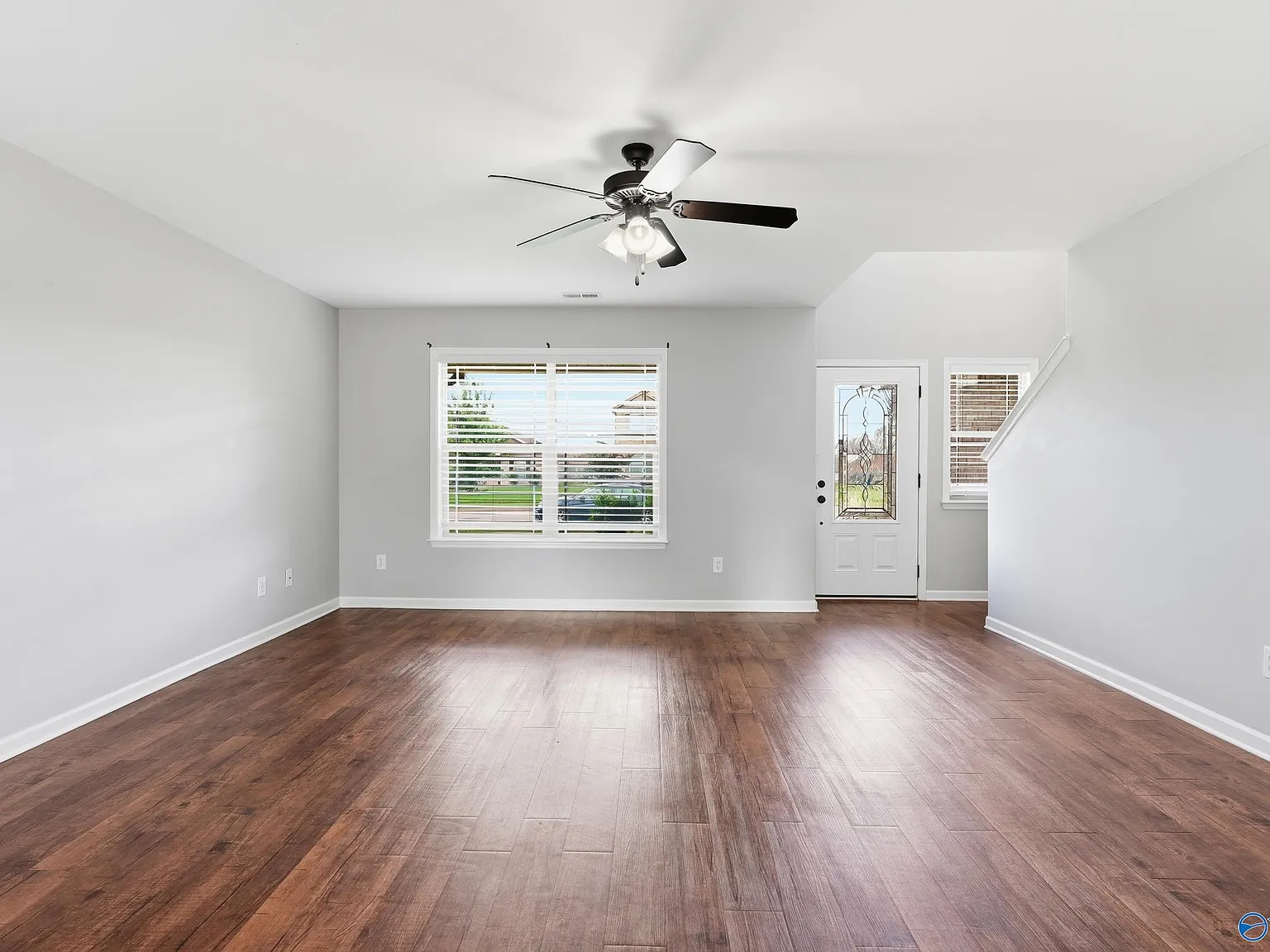 4 bed, 2.5 bath, 2160 sqft, $2,050 — Photo 3