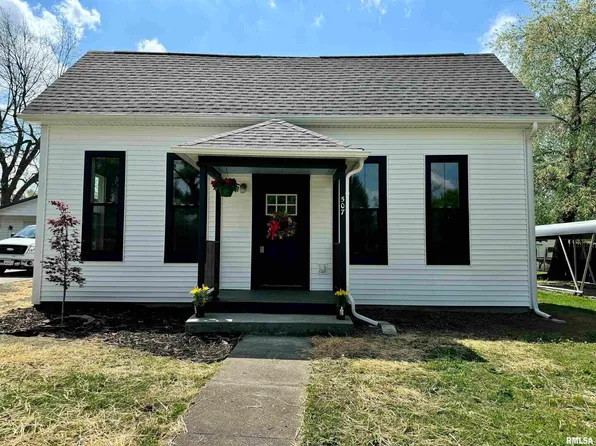 507 E Market St, Mc Leansboro, IL 62859
