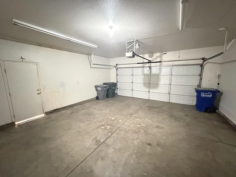 435 Petunia Ct — Photo 2