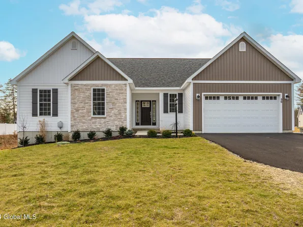 12 Eastpointe Drive, Saratoga Springs, NY 12866