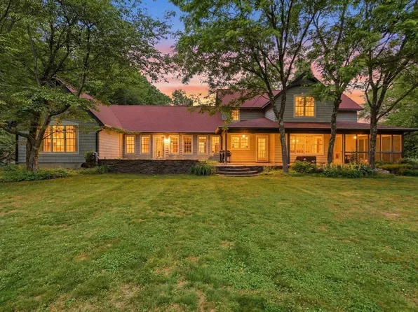 18 Evening Star Dr, Amherst, MA 01002