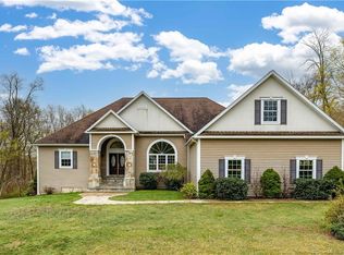 33 Falcon Ridge Rd, Torrington, CT 06790
