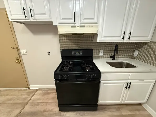 22 Emory St #14E, Jersey City, NJ 07304