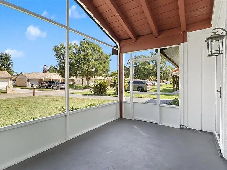 10157 Bluff Ct — Photo 23
