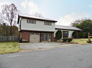 208 Hayes Ave, Hudson, NC 28638