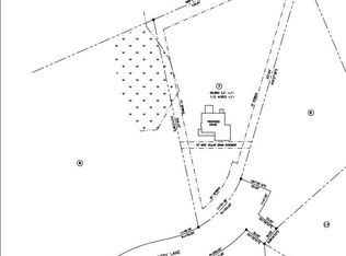 102 Country Ln, Portland, ME 04103