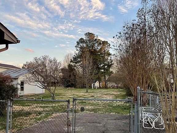 2nd image of 241 Eastview Dr