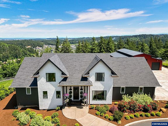 2nd image of 4040 Victor Point Rd NE