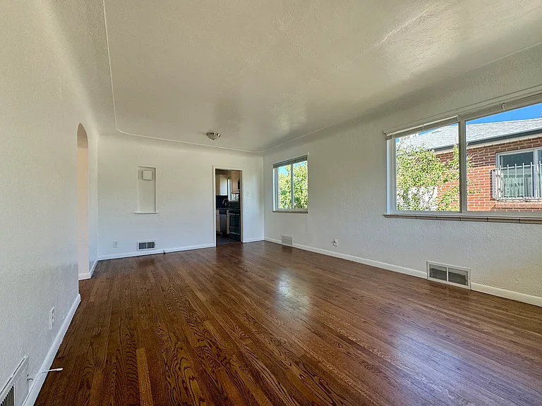 1925 W 39th Ave — Photo 12
