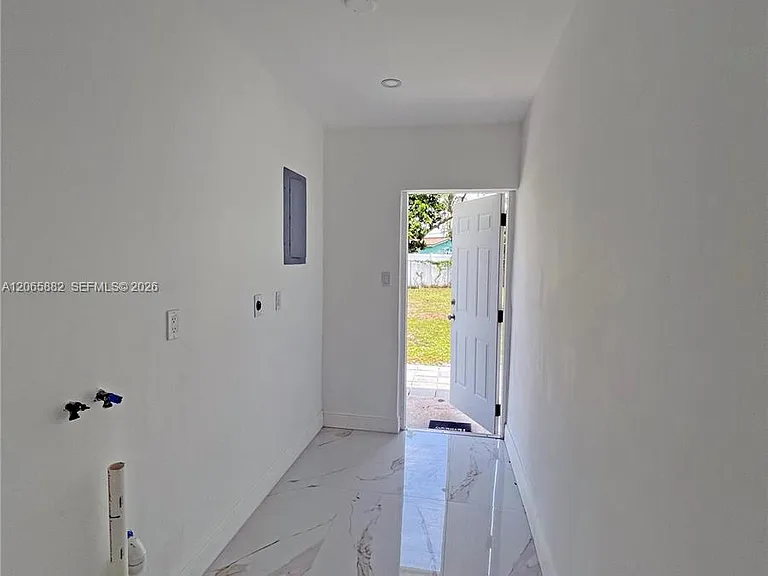 1606 NW 12th Ave — Photo 37