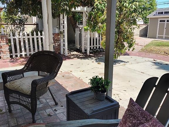 5th image of 2462 Graydon Ave