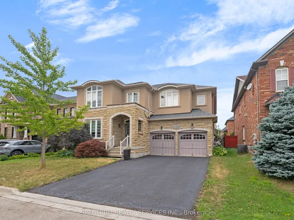 24 Aristocrat Rd, Brampton, ON L6P 1X7