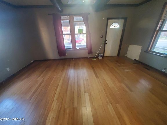 5th image of 213 N Lincoln Ave