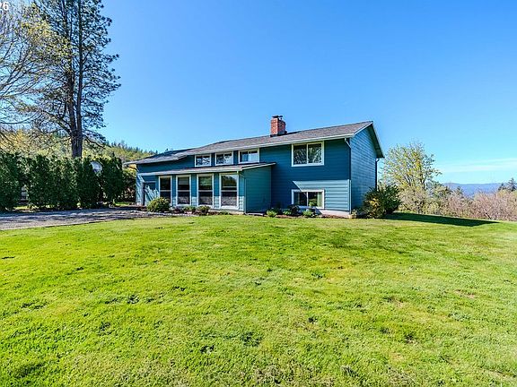 3rd image of 32728 NE Chamberlain Rd