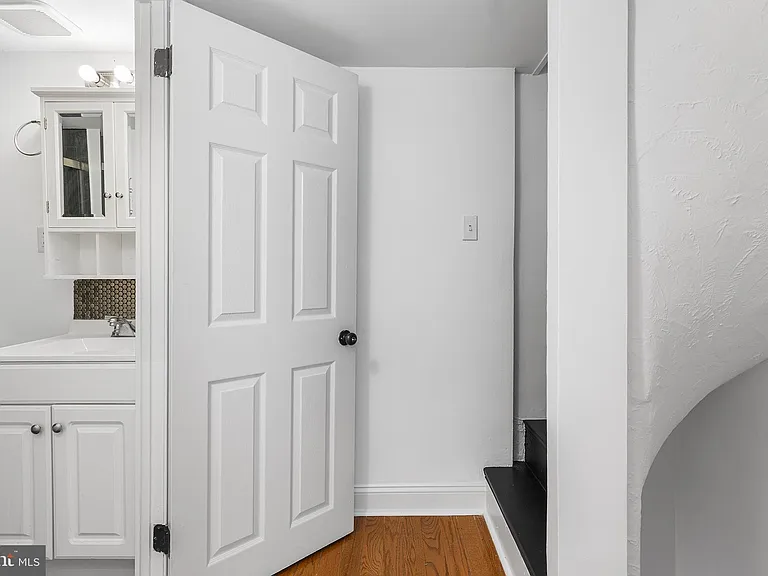 8 Bristow Pl — Photo 11