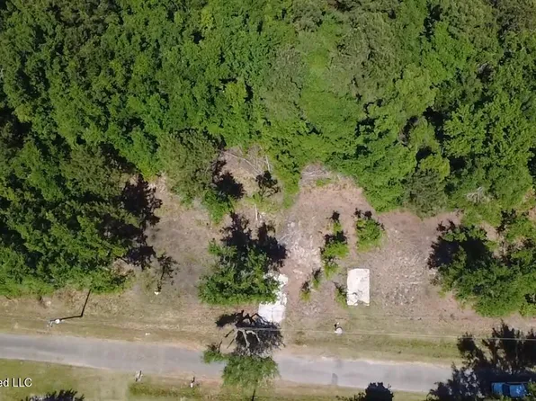5030 Evelyn Pl, Bay Saint Louis, MS 39520