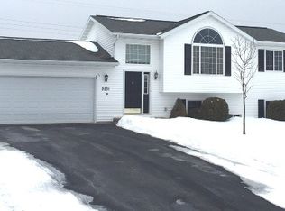 2031 Prairie Meadow Dr, Kronenwetter, WI 54455