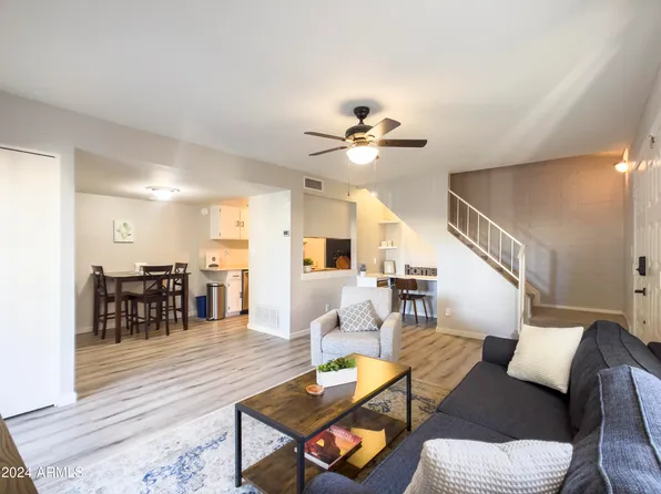 6821 S BONARDEN Lane, Tempe, AZ 85283