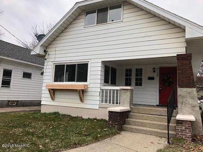 717 Burton St SE, Grand Rapids, MI, 49507