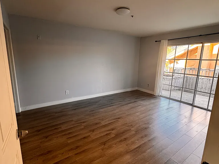 415 W Lexington Dr #2 — Photo 10