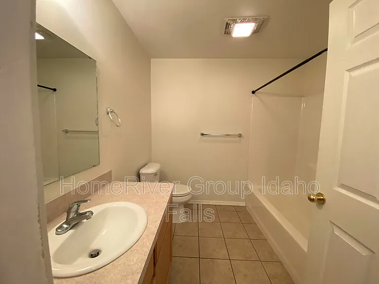 3184 Chasewood Dr — Photo 6