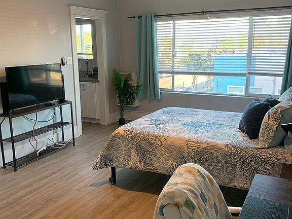 2nd image of 1133 27th St #11