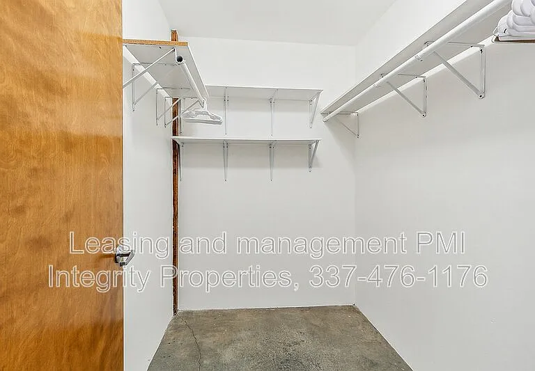 825 Lafayette St #4 — Photo 24