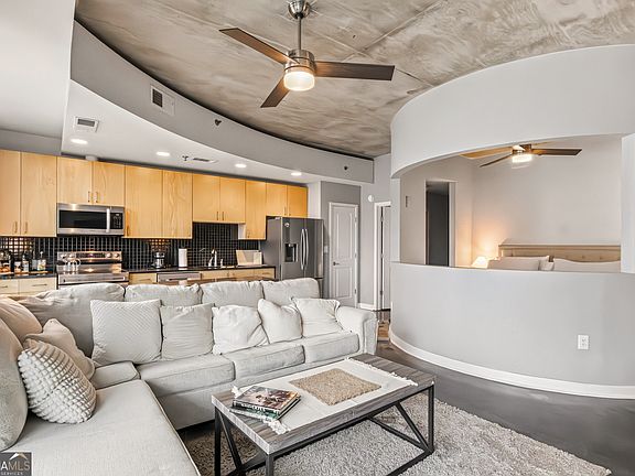 5th image of 250 Pharr Rd #804