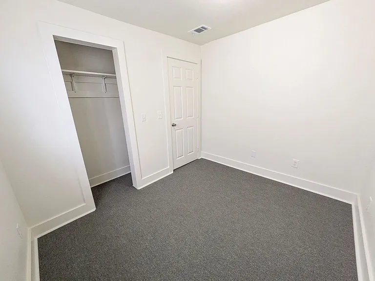 230 Moreland St — Photo 8
