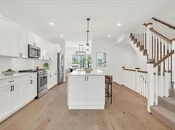 635 Main St #Townhouse 3, Wilmington, MA 01887