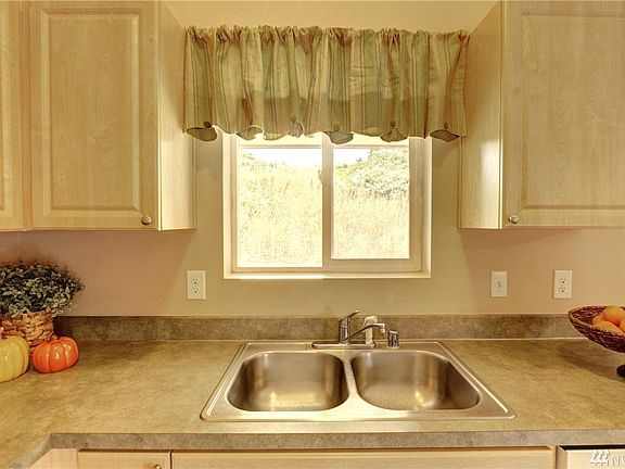 5th image of 1213 Bowen Way