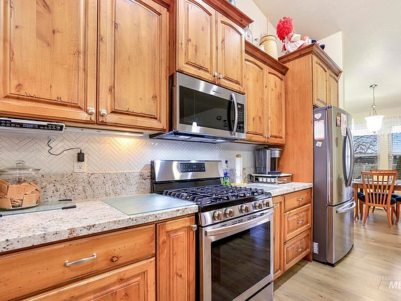 5th image of 604 Reese Rd