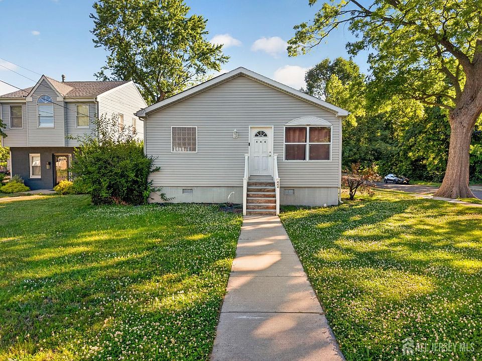 1st image of 444 Hunt Ave